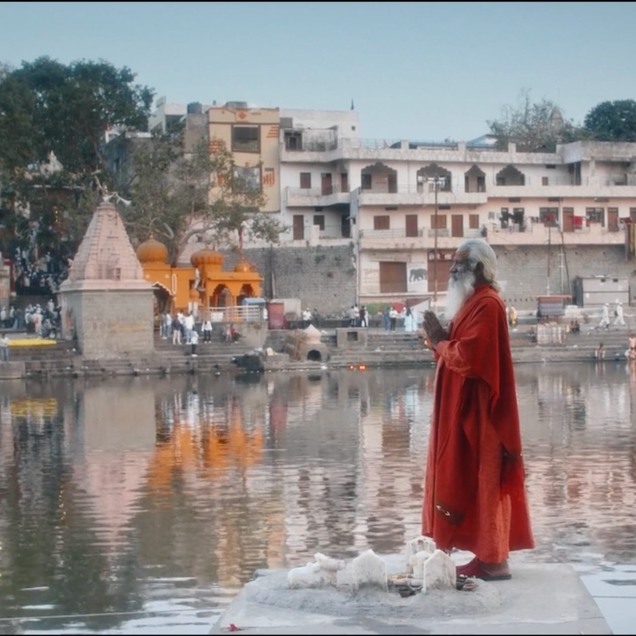 Holy Fans: Journey to the Maha Khumb